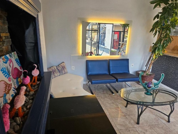 Flamingo Inn image 14